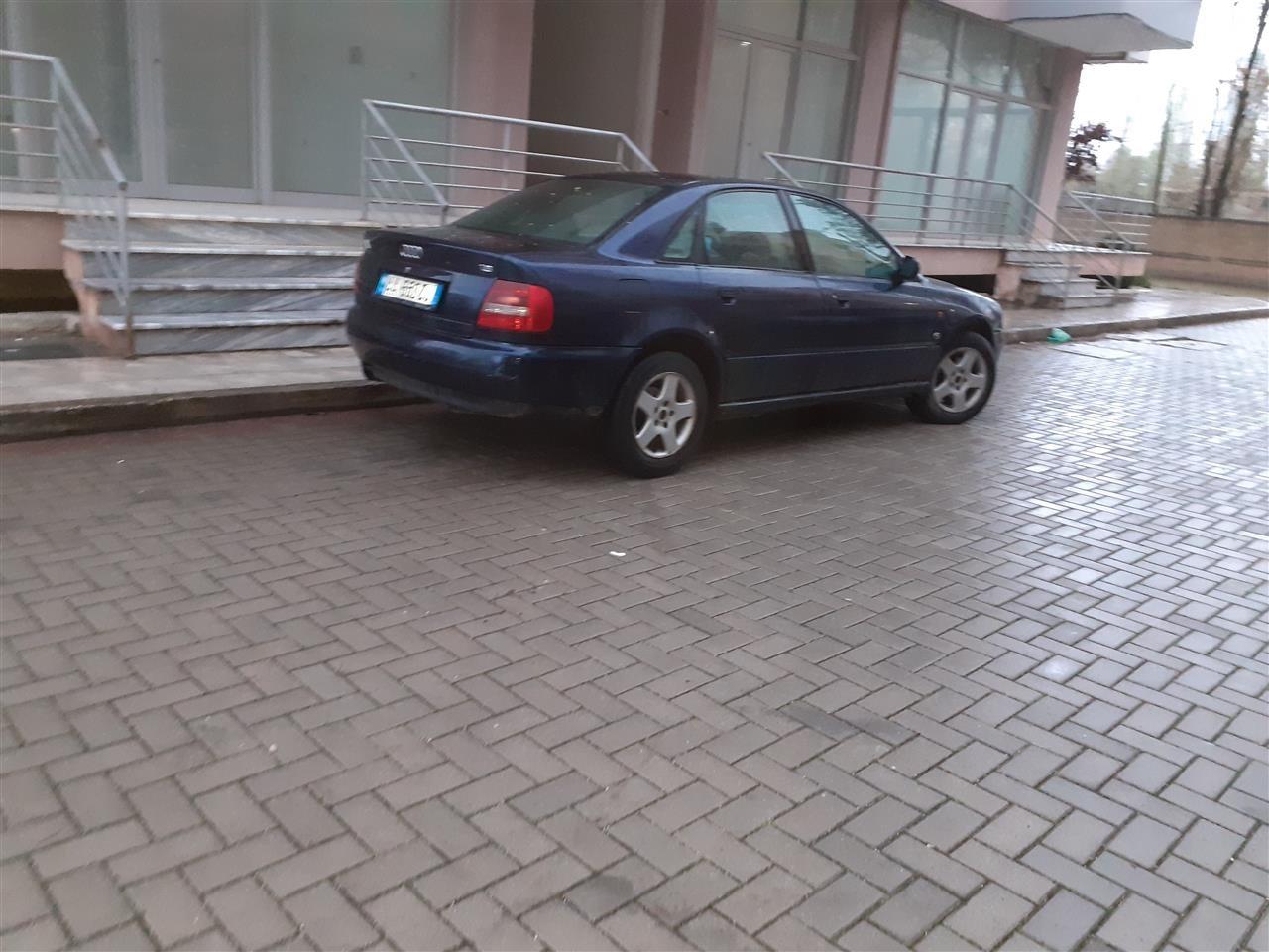 audi-a4-1-8-benzin-gaz-ne-leje-shitet-1400-mij-lek-pogradec